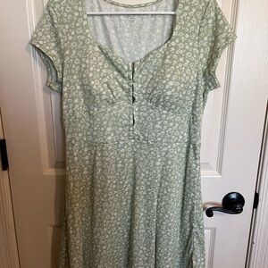 No Boundaries Sage Floral Top